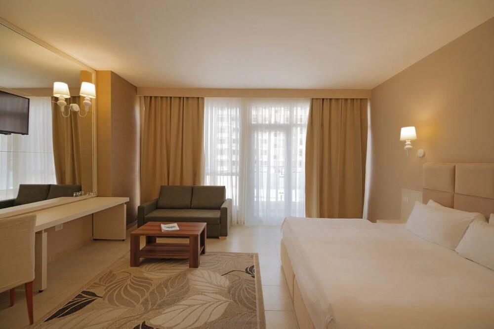 Sun Hotel Дуррес Экстерьер фото