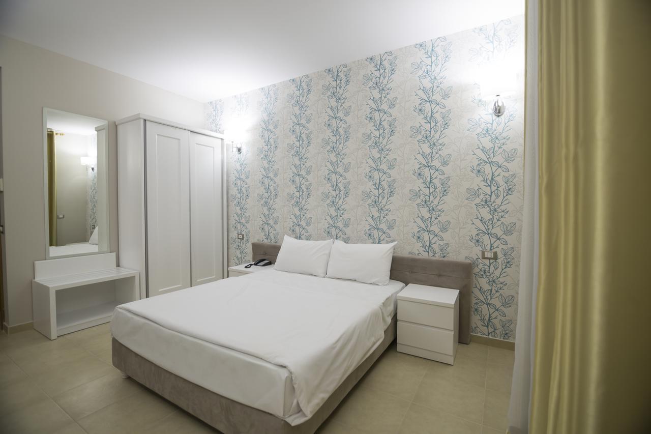 Sun Hotel Дуррес Экстерьер фото
