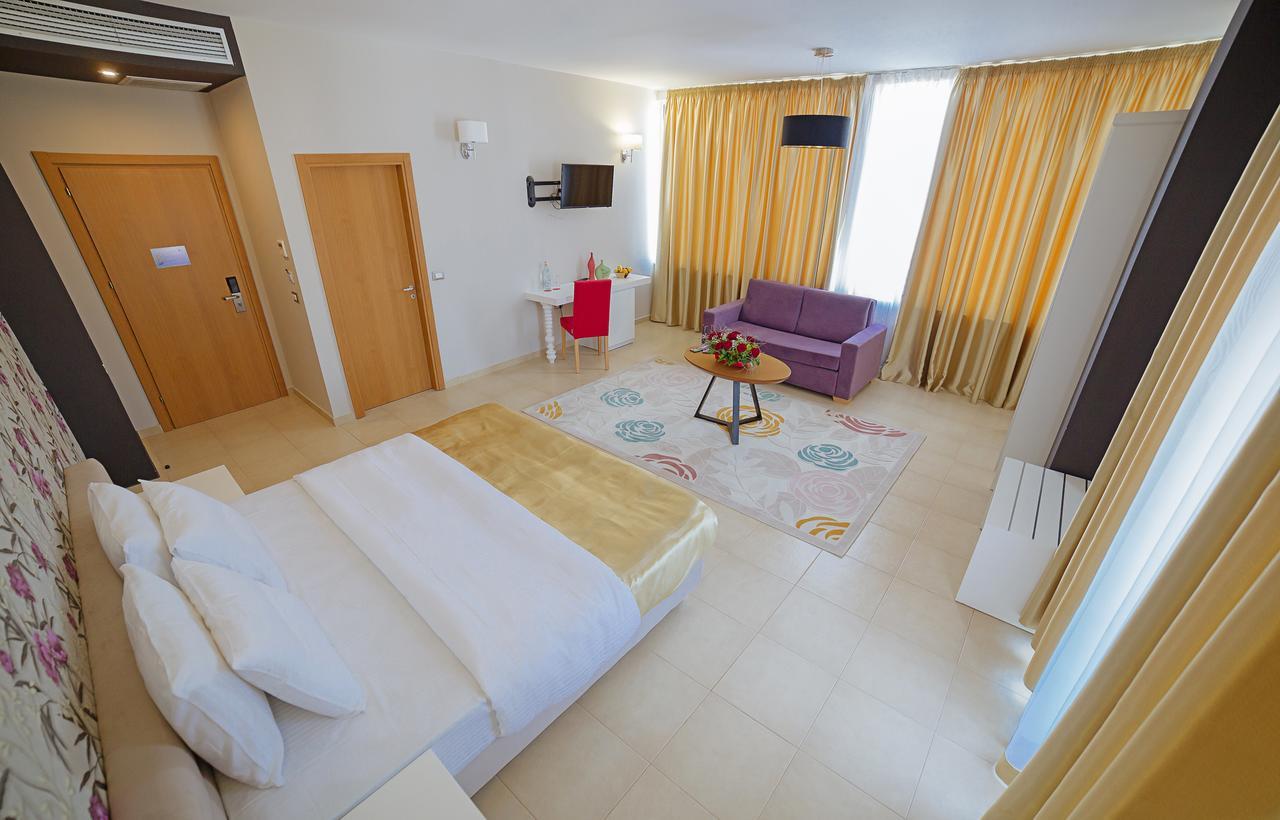 Sun Hotel Дуррес Экстерьер фото