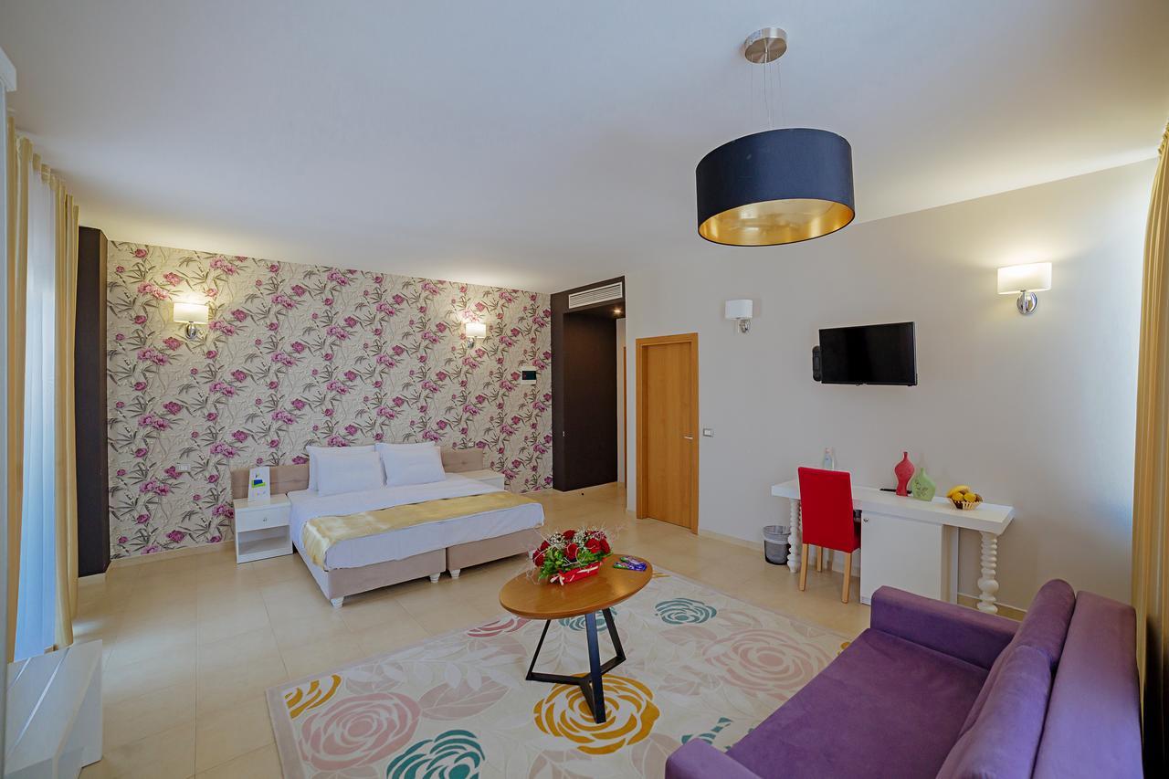 Sun Hotel Дуррес Экстерьер фото